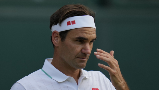 DA LI ĆE GLEDATI NOVAKA? Federer se pojavio na Vimbldonu, svi pričaju o njegovom stajlingu (FOTO)