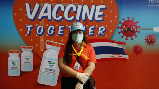 ZA DAN VAKCINISALI DEVET MILIONA LJUDI: U Kini dato više od 1.3 milijardi doza