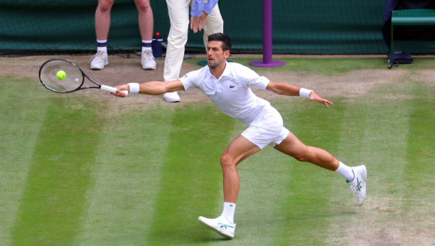 PA DA LI JE OVO REALNO? Transparent na finalnom meču Đokovića i Beretinija ostavio planetu u šoku! (VIDEO)