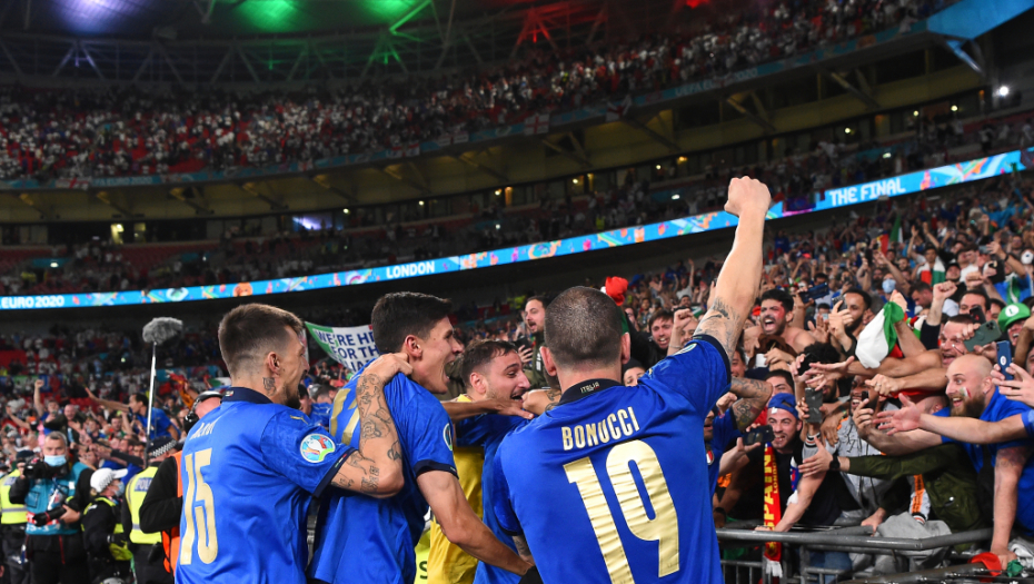 RIM NOĆAS NEĆE SPAVATI! Veliko slavlje na ulicama prestonice Italije! (VIDEO)