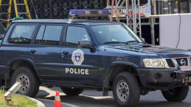 KOSOVSKA POLICIJA SAOPŠTILA Uhapšene tri osobe zbog nelegalnog posedovanja oružja