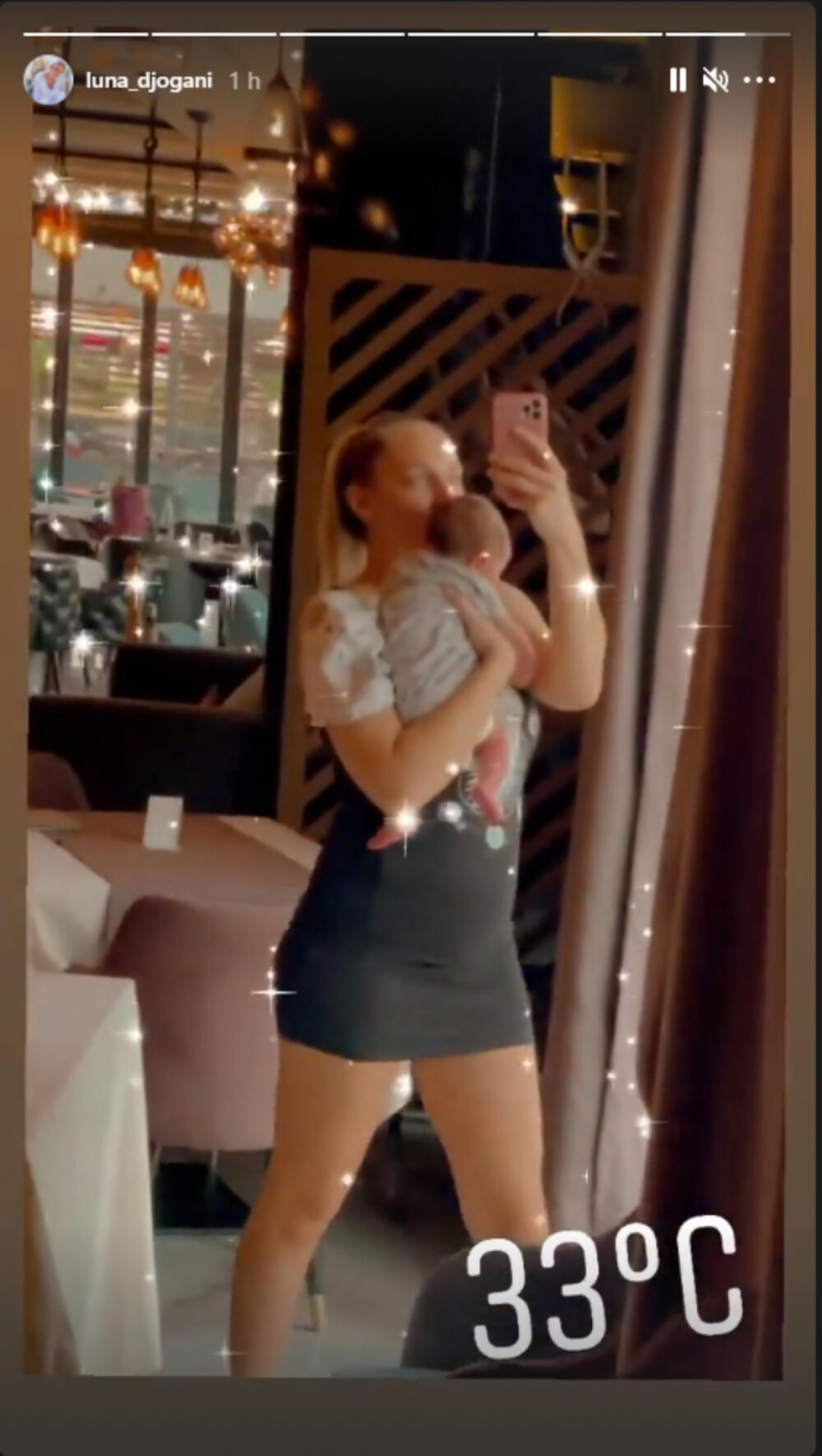 LUNA IZVELA ĆERKICU U GRAD! Đoganijeva pokazala vitke noge u uskoj haljinici, pogledajte kako uživa sa naslednicom (FOTO)