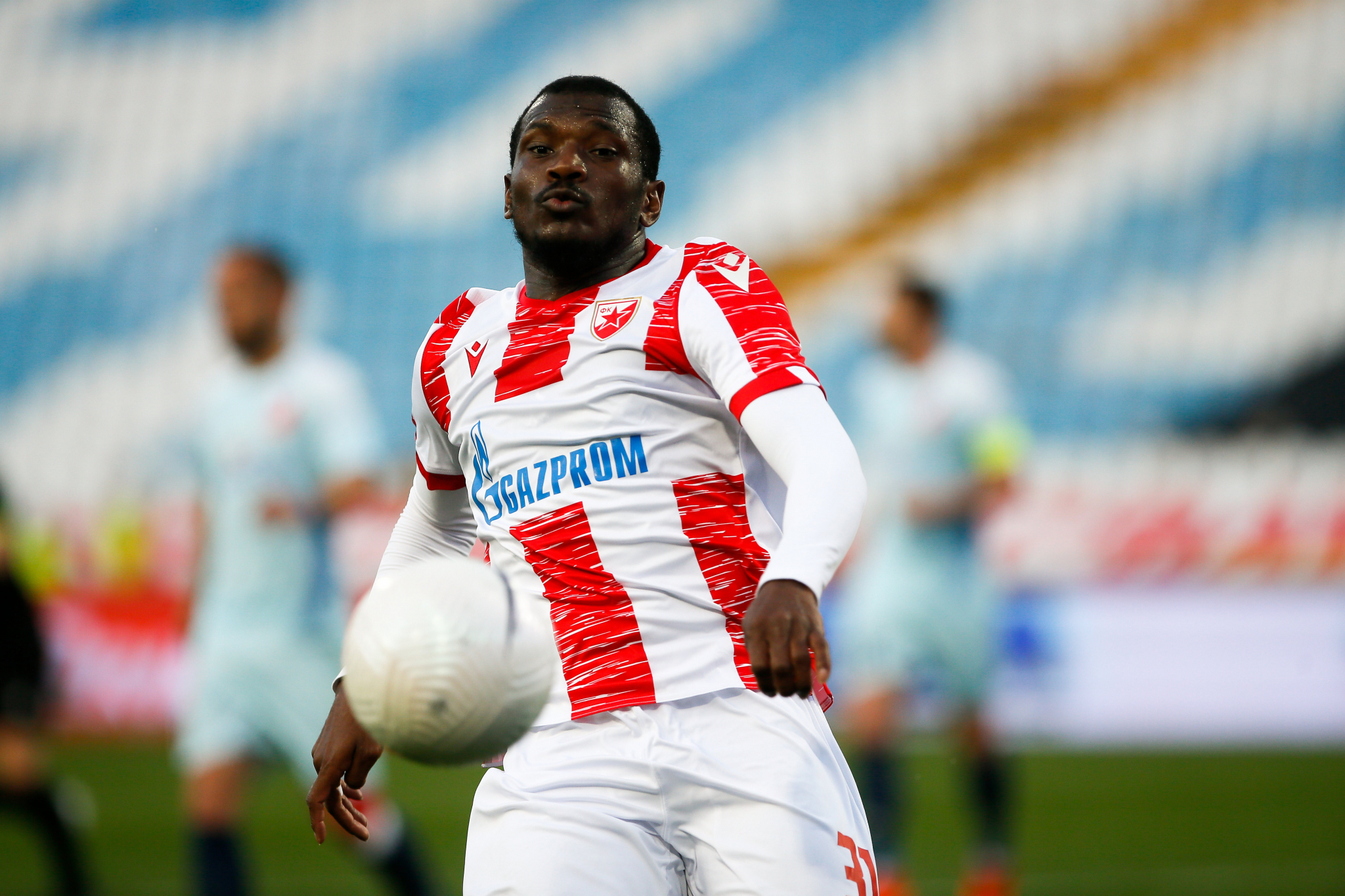 ZVEZDA SMANJILA BROJ STRANACA! Napadač dobio srpski pasoš!