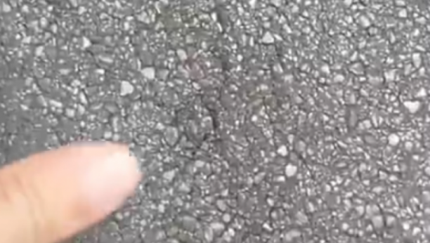 PAKAO, U BEOGRADU SE TOPI ASFALT Pogledajte, na Zelenom vencu možete prstima oblikovati beton! (VIDEO)