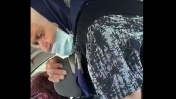 HIT VIDEO SE ŠIRI PO SRBIJI - BABE SE POSVAĐALE ZBOG TAKSIJA Starica ušla na silu i sela drugoj u krilo, a kad je vozač Milan dao gas, nastao je pravi haos!