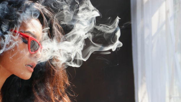 ŠOKATNI PODACI Svaki peti tinejdžer u Srbiji puši!