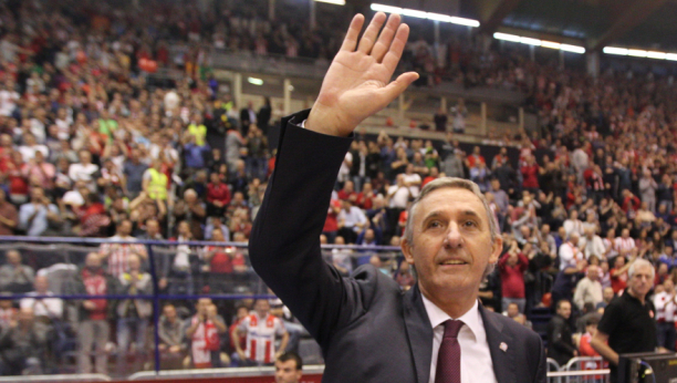 KARI ZA UDŽBENIKE! Predvideo je raspad "orlova", a sada je spreman da ih ponovo vine u nebo!