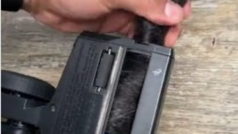 U TRI POTEZA OČISTITE ČETKU USISIVAČA! Trik zbog kojeg gori internet, raspametio domaćice