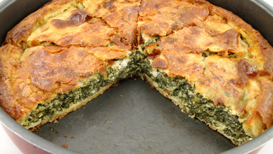 GRČKA PITA OD SPANAĆA I SIRA: Toliko ukusna da će vam svi tražiti recept!