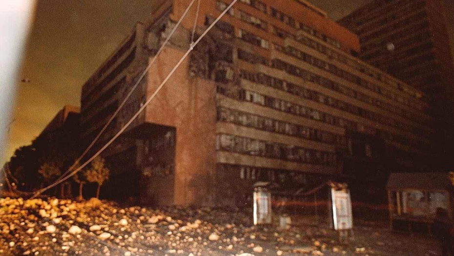 NARODI SRBIJE I KINE NEĆE ZABORAVITI NATO AGRESIJU  Dok ne razmisle o zločinima koje su počinili nad narodom Srbije nemaju pravo da se postavljaju kao sudije