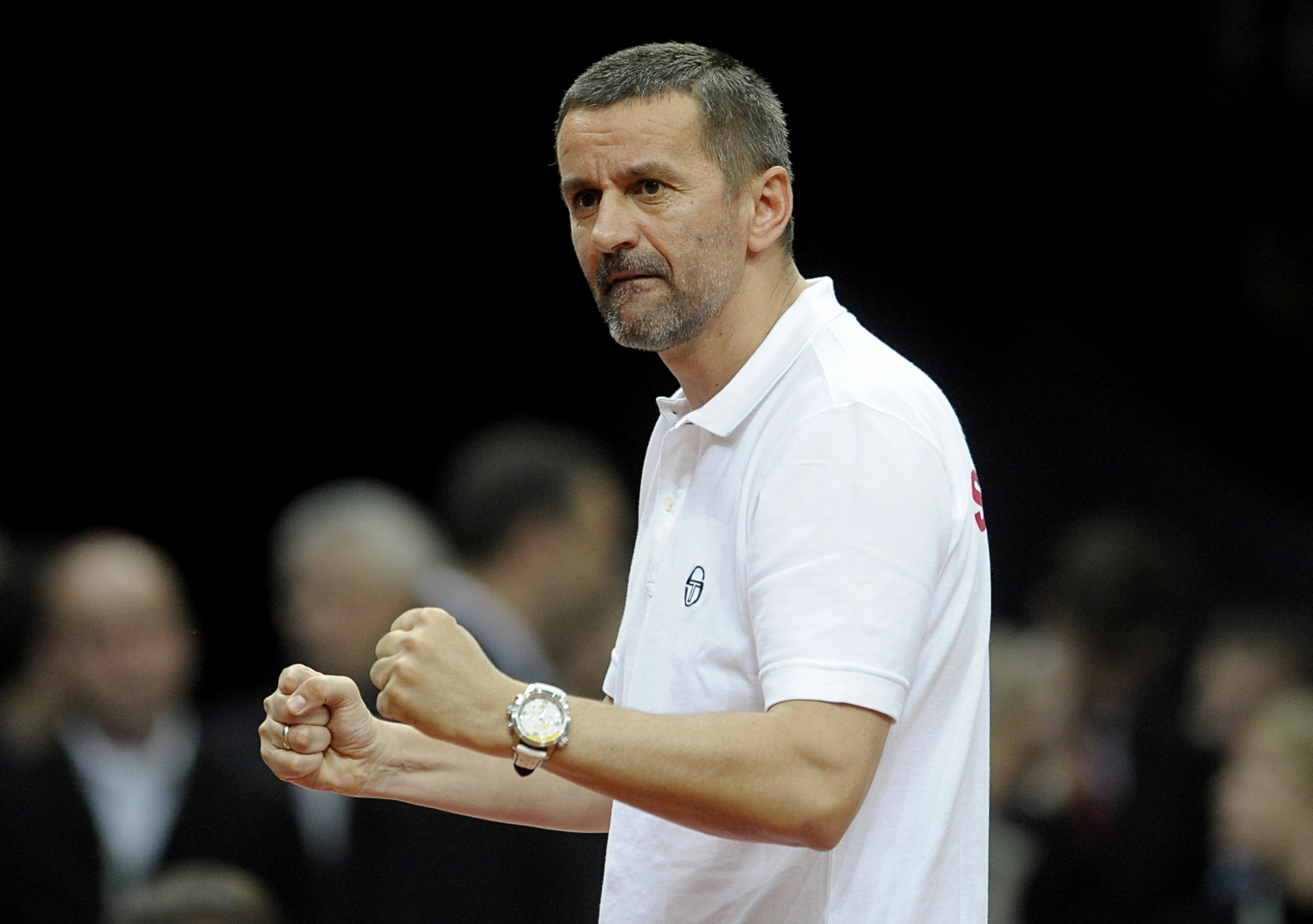 NAMESTE NAVIJAČE DA NAVIJAJU PROTIV NOVAKA, A ONI SE NAPIJU DA LAKŠE ODRADE POSAO! Bogdan Obradović bez dlake na jeziku:  Sve su to isti provokatori!