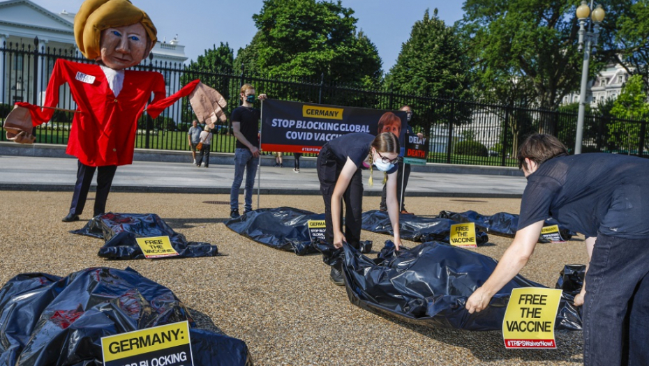 AMERIKANCI POSTAVILI MRTVAČKE VREĆE ZA MERKEL! Haos ispred Bele kuće, nemačka kancelarka čeka Bajdena!