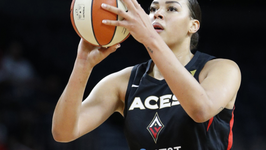 LEPA KOŠARKAŠICA NEĆE NA IGRE! O njenim vrućim fotkama se priča, a sada je odustala od svega! (FOTO)