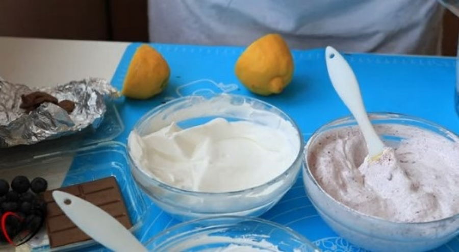 SPREMITE DOMAĆI SLADOLED! Preukusna kombinacija čokolade i voća (VIDEO)