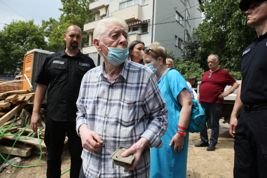 VESIĆ IMA PORUKU ZA STANOVNIKE IZ VIDOVDANSKE: Dobiće stanove iste kvadarture u novoj zgradi koju će izgraditi Grad! (VIDEO)