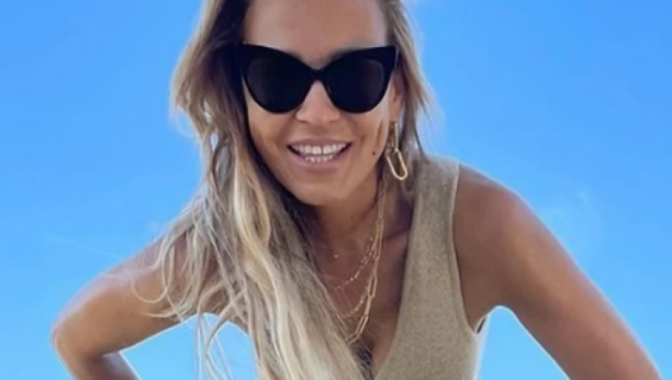 SVI SE PITAJU ŠTA JOJ SE DESILO Marijana Mateus izgrmela na fotografiji iz Sen Tropea, sa jednog detalja na njenom telu nećete skinuti pogled (FOTO)