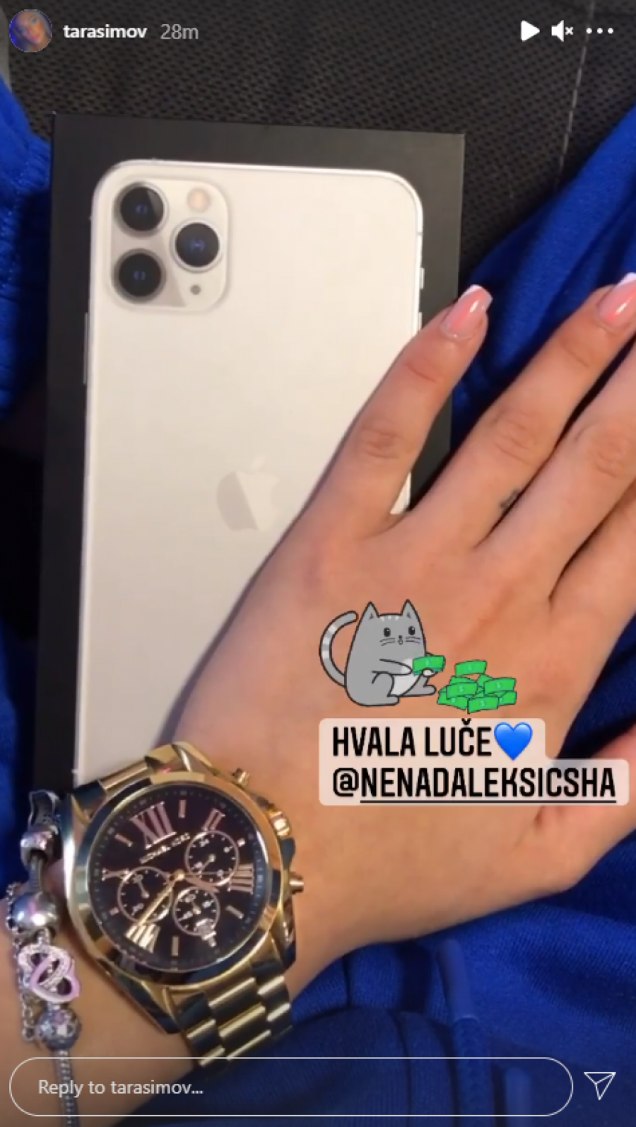 TARA POKAZALA SKUPU IGRAČKU KOJU JOJ JE KUPIO ŠA Platio joj dug od 50.000 evra, a onda nastavio da troši na nju!