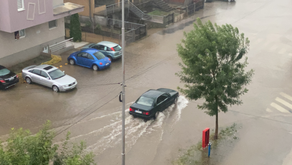 UVEDENA VANREDNA ODBRANA OD POPLAVA Ova mesta u Srbiji pogodile su obilne padavine, iz "Srbijavoda" upozoravaju: Vodostaj bi mogao i dalje da raste!