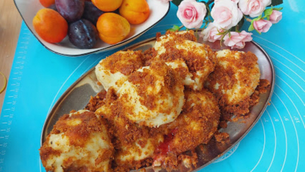 FENOMENALAN RECEPT BAKE JELE: Knedle sa šlivama i kajsijama, zavodljiv ukus i vrhunski užitak (VIDEO)