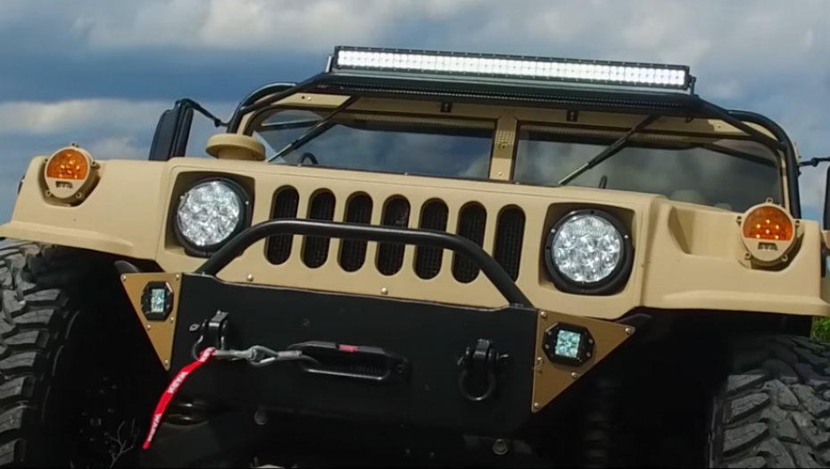 HAMER U KINESKOJ REŽIJI Opaki vojni auto kao provereni recept