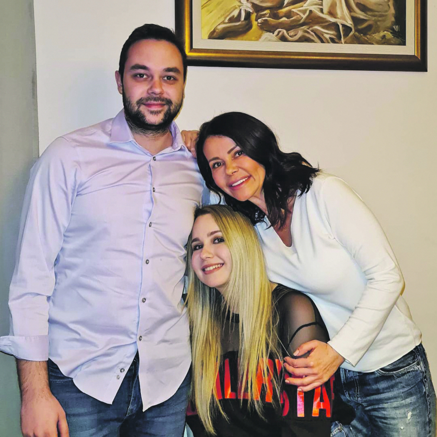 OTVORILA DUŠU Jelena Bačić Alimpić za Alo! progovorila o izazovima u roditeljstvu: Dobre majke puštaju svoju decu da odu!