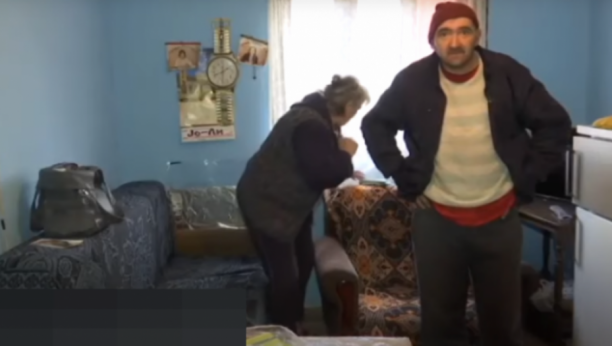 IZGRAĐENA KUĆA ZA TEŠKO BOLESNOG HEROJA SA KOŠARA Svi zaplakali na uručenju ključeva Miji i majki Vidosavi