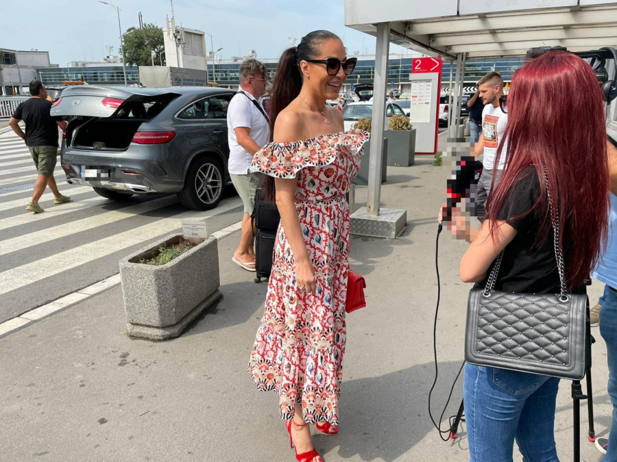 CECA SNIMILA VIDEO, PA POKAZALA FRIZERA U GAĆICAMA Pevačica nasmejala sve, a s njima u kadru i Anastasija!