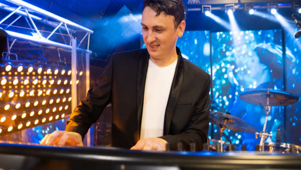 U NOZI IMA 150 ZRNA SAČME "Da nije ustao, dobio bi metak u leđa", srpski muzičar preživeo horor na svadbi