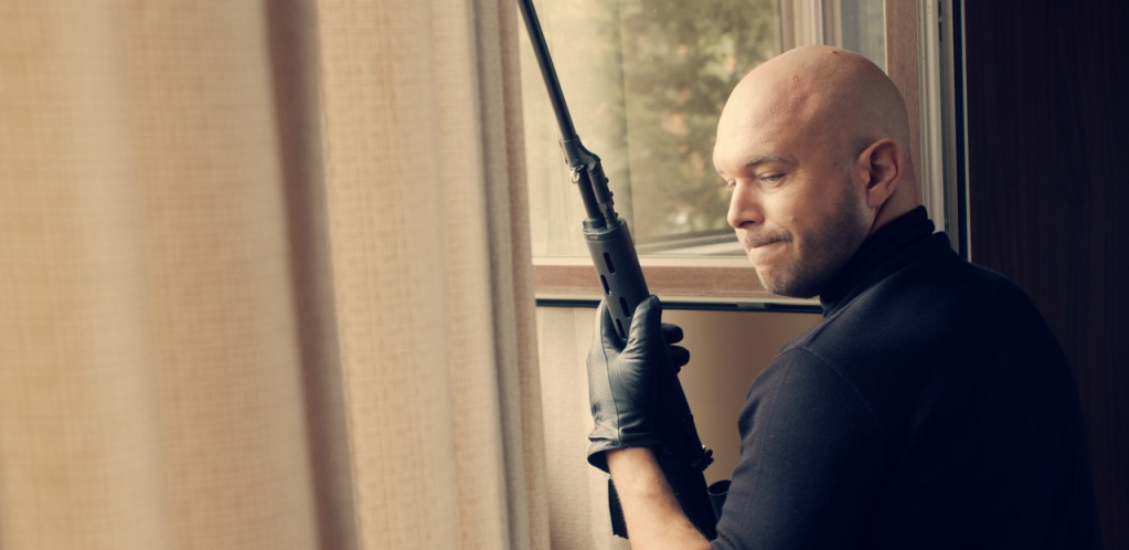 NEPRIMERENE SCENE SKUPO GA KOŠTALE Pevaču cenzurisan spot!