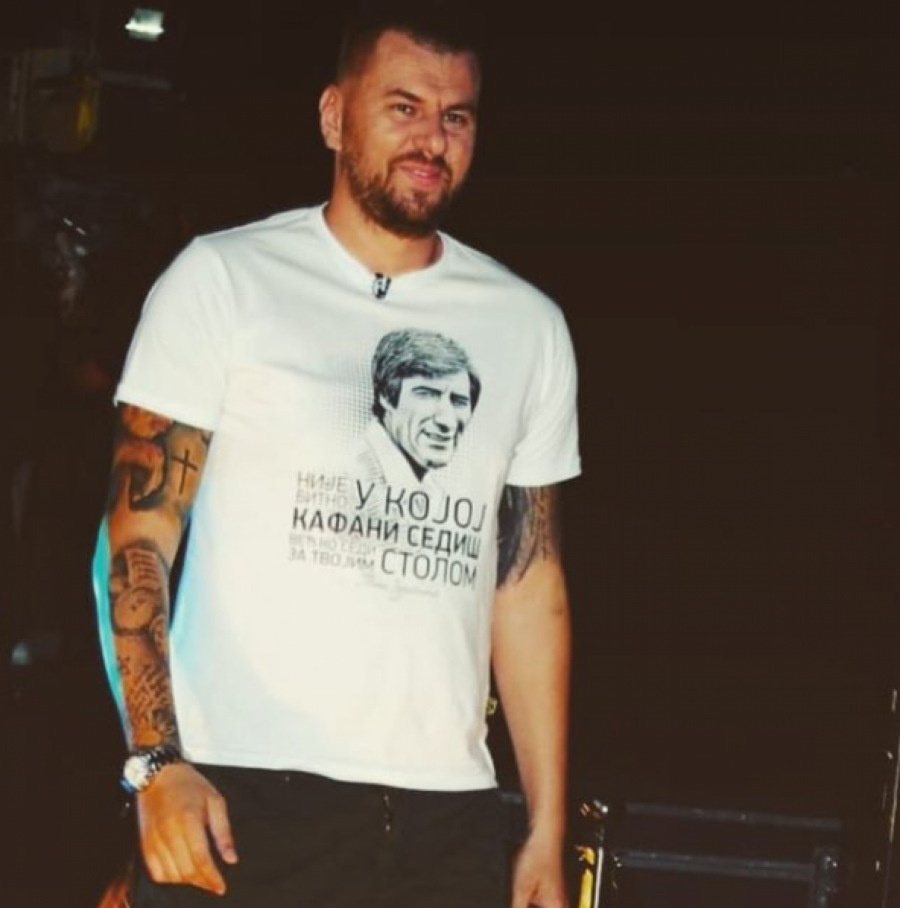 KONAČNO PRIZNAO: IMAM NOVU LJUBAV I IMAM NOVO MESTO! Janjuš otkrio zašto je blokirao Cara, pa se dotakao Maje Marinković i Ane Korać