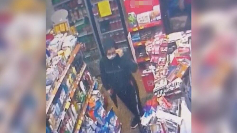 PLJAČKALA PO BEOGRADU PRETEĆI PIŠTOLJEM Uhapšena žena osumničenja za razbojništva i krađe!