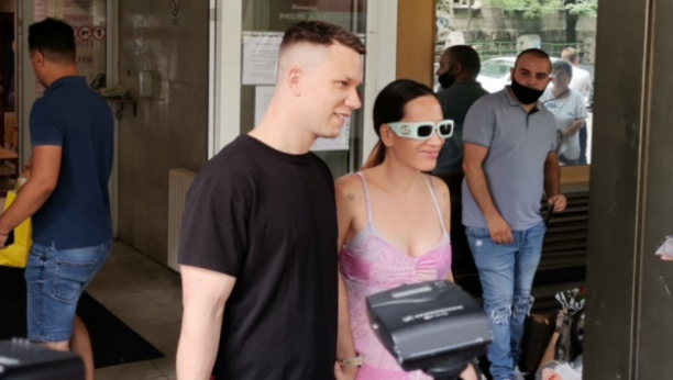 NE BIH VOLEO DA MOJA PORODICA SNIMA RIJALITI Relja Popović iskreno za Alo!: Nemam potrebu da iznosim privatan život u javnost