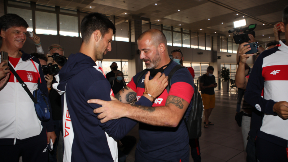 UBEĐEN SAM DA ĆE NOVAK IGRATI I OSVOJITI TROFEJ! Dejan Stanković poslao brutalnu poruku!