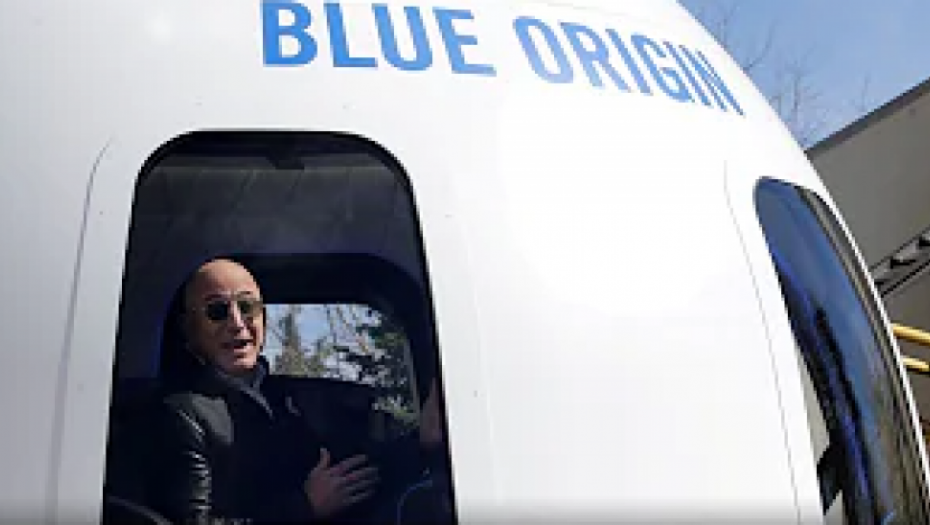 I TAKO PROŠETAŠE DO SVEMIRA Milijarder Džef Bezos sa svojom ekipom uspešno se vratio sa privatnog putovanja u kosmos