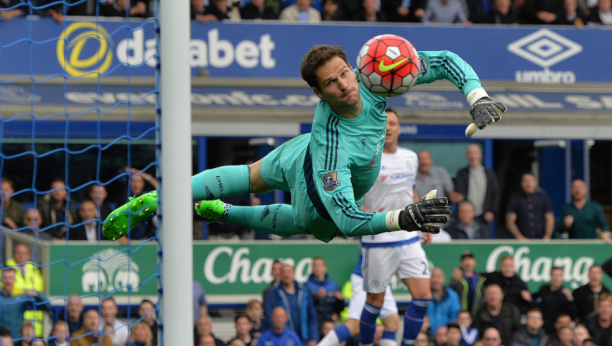 STIGAO U EVERTON! Benitez doveo Begovića!