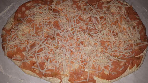 TROUGLOVI SA MORTADELOM I KAČKAVALJEM: Izuzetno ukusno domoće pecivo može i za doručak i za večeru