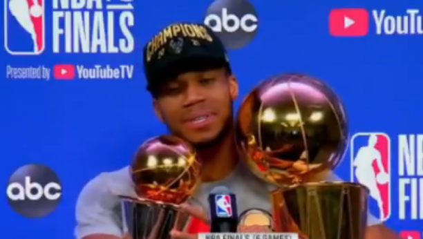 JANIS POSLE TITULE POSLAO MOĆU PORUKU! Mogao sam da odem u "super tim", ali ovako je slađe!