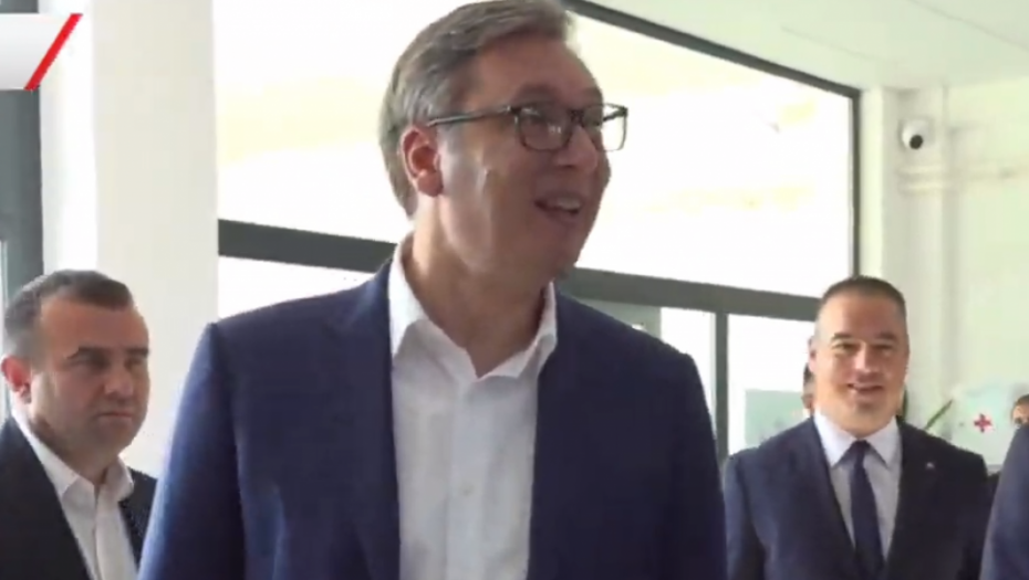 VUČIĆ "PRIZNAO" Svaki dan sedim sa čelnicima Aston Vile, Liverpula, Totenhema, Arsenala... Smišljamo kako da uništimo Đilasa i Šolaka!