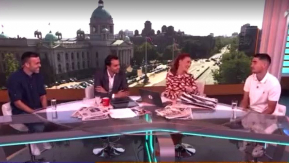 MREŽE GORE! Zdjelar iznenadio atraktivnu voditeljku, a Filip Čukanović nije mogao da se ne umeša (VIDEO)