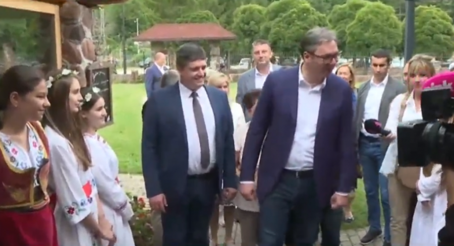 PREDSEDNIK SRBIJE POSETIO DESPOTOVAC, REKOVAC I PARAĆIN Vučić najavio veliki preokret! (VIDEO)