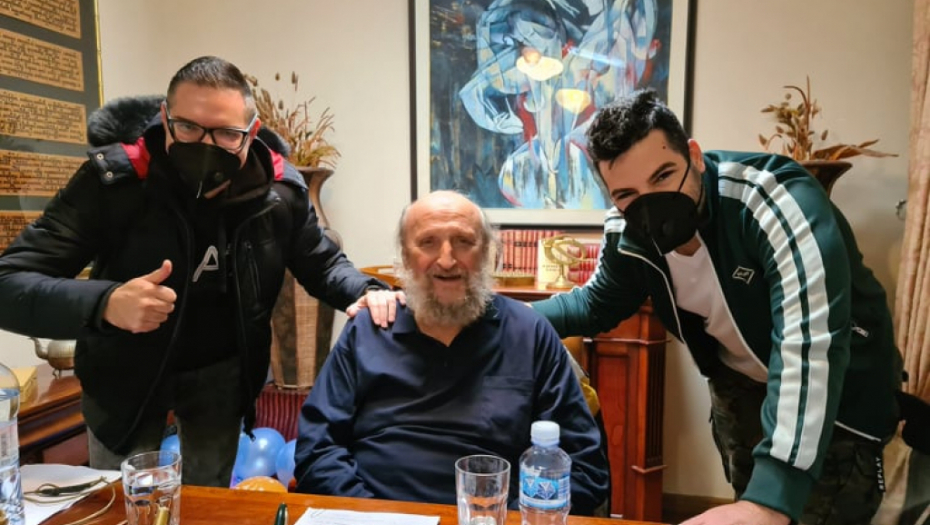 NISAM MOGAO VIŠE DA PODNESEM POBAČAJE Glumac Petar Božović progovorio o razvodu, a otkrio i kako mu je majka upala u raku s njim!