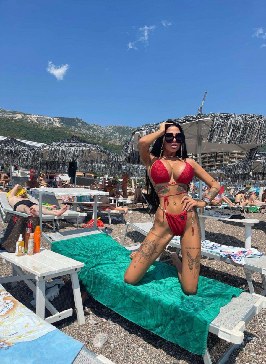 TIJANA GORI U CRNOJ GORI Ajfonka osunčala nove grudi, a tek guzu da joj vidite! (VIDEO)