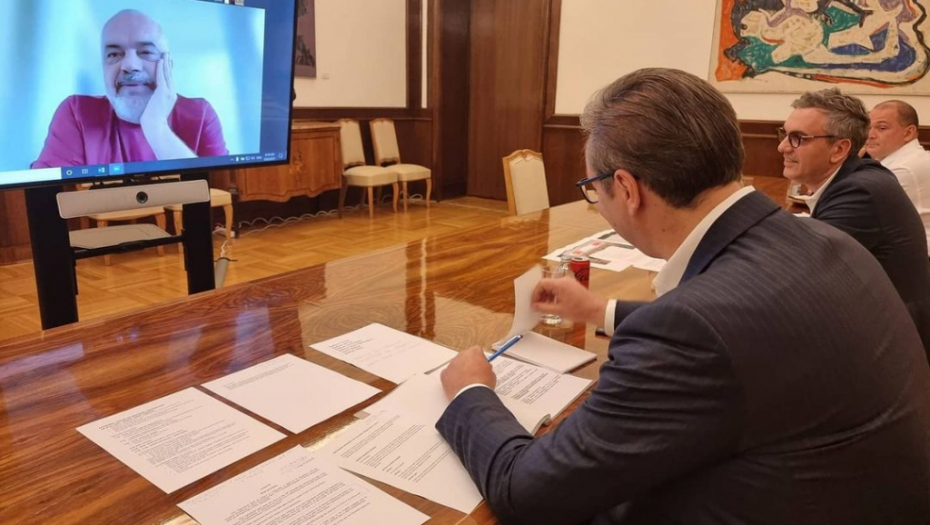 PREDSEDNIK U SKOPLJU Vučić se sastaje sa Zaevim i Ramom!