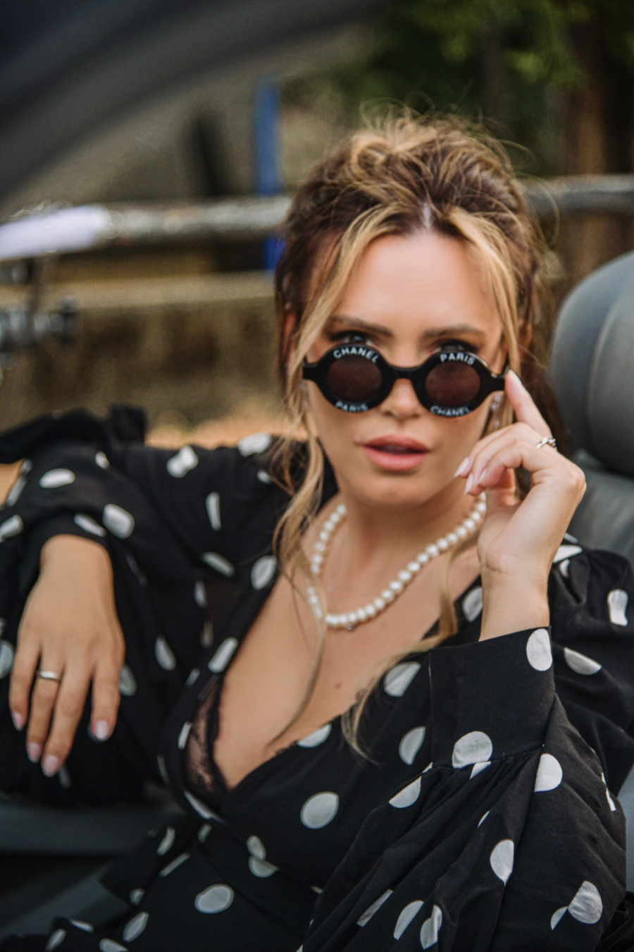 POTPUNO SE PROMENILA! Danas je vanserijska pevačica, učestvovala je u rijalitiju, a onda rodila dvoje dece i povukla se sa scene! (FOTO)