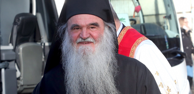 HAOS U EPARHIJI KRUŠEVAČKOJ Episkop David Perović tvrdi da su demoni zarobili dušu Aleksandru Šargiću: Vladika anatemisao Kruševljanina zbog pornografije i mnogoboštva!