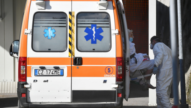 VOZAČ POGINUO Haos na Kapriju: Autobus sa putnicima sleteo na plažu, teško povređeno dete (VIDEO)