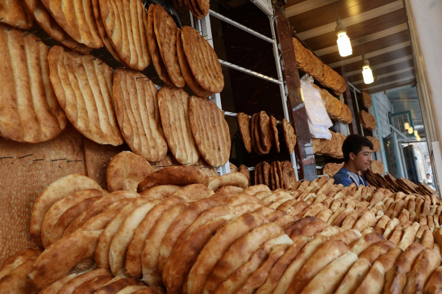 HLEBA I IGARA Ovo je nova cena hleba u Crnoj Gori!