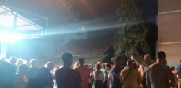 KARABURMA I JUTROS BLOKIRANA ZBOG SMRTI DEČAKA Građani traže da se uhapsi vozač kukavica!