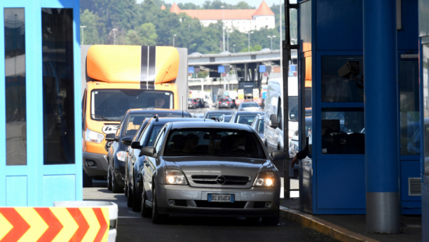 STRPLJEN - SPASEN Na Horgošu se i dalje čeka četiri sata prilikom izlaska iz zemlje