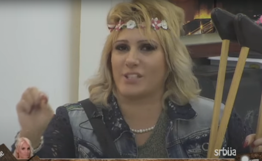 JELENA GOLUBOVIĆ PRONAŠLA POSAO NAKON ŠTO JE IZBAČENA IZ STANA Rediteljka priznala čime se bavi, pa otkrila da su njenoj advokatici digli auto u vazduh!